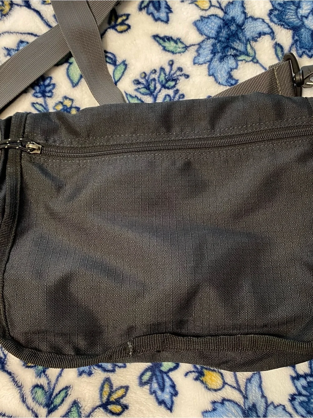 Vintage Y2K Nike ACG Crossbody Tech Messenger Side Bag Athletic Laptop 13x9”